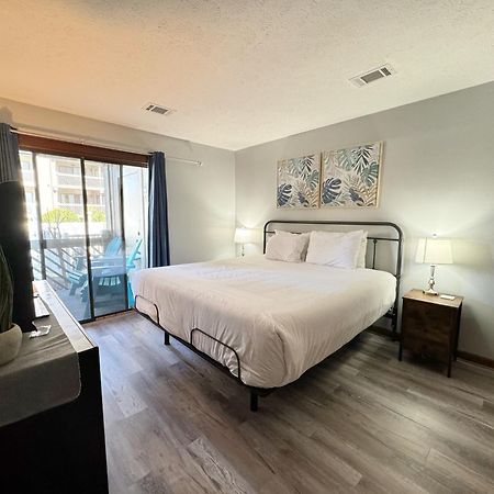 Spacious Modern Condo - 1St Floor - One Block To The Beach Myrtle Beach Kültér fotó