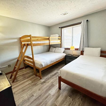 Spacious Modern Condo - 1St Floor - One Block To The Beach Myrtle Beach Kültér fotó
