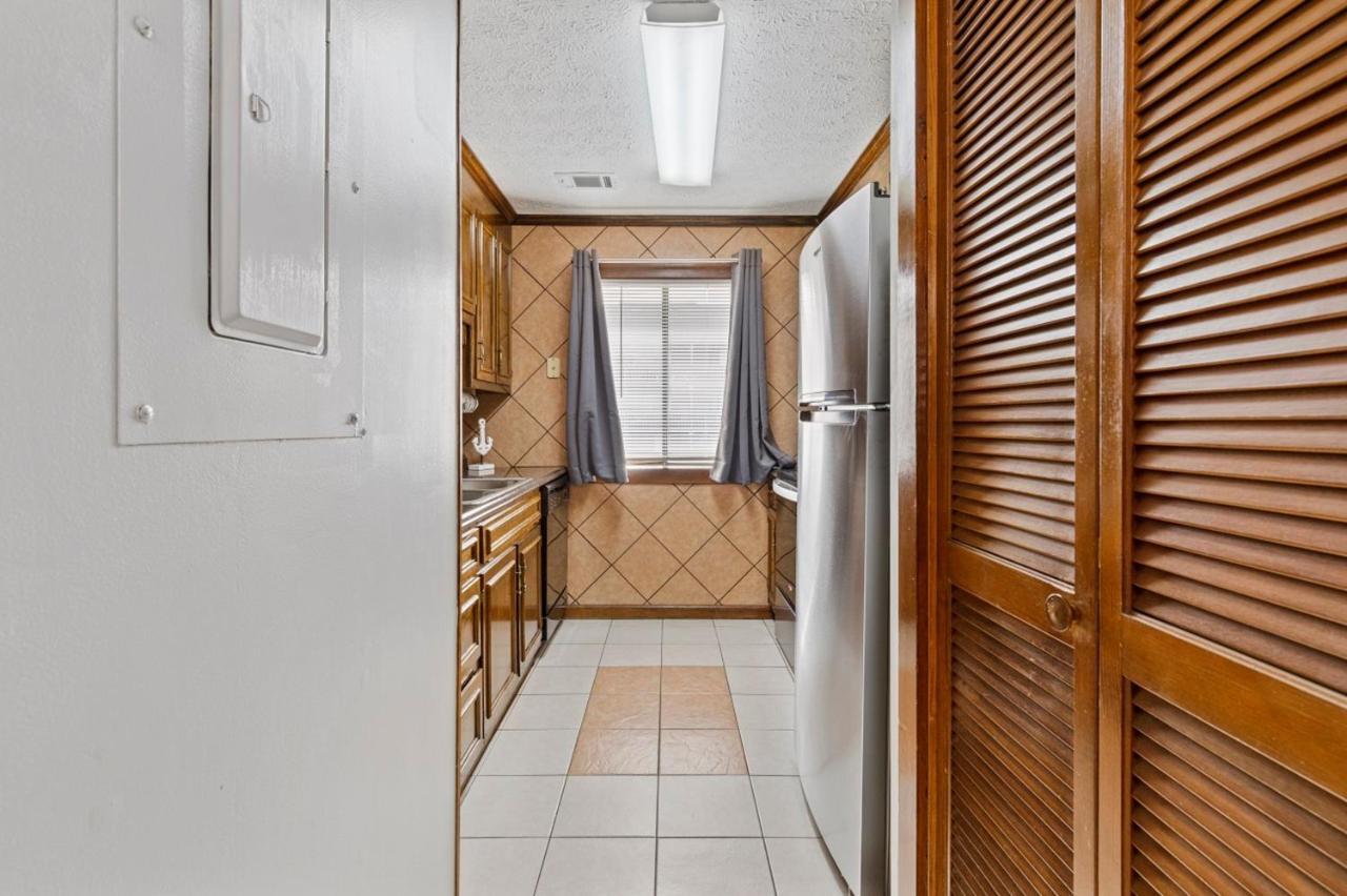 Spacious Modern Condo - 1St Floor - One Block To The Beach Myrtle Beach Kültér fotó
