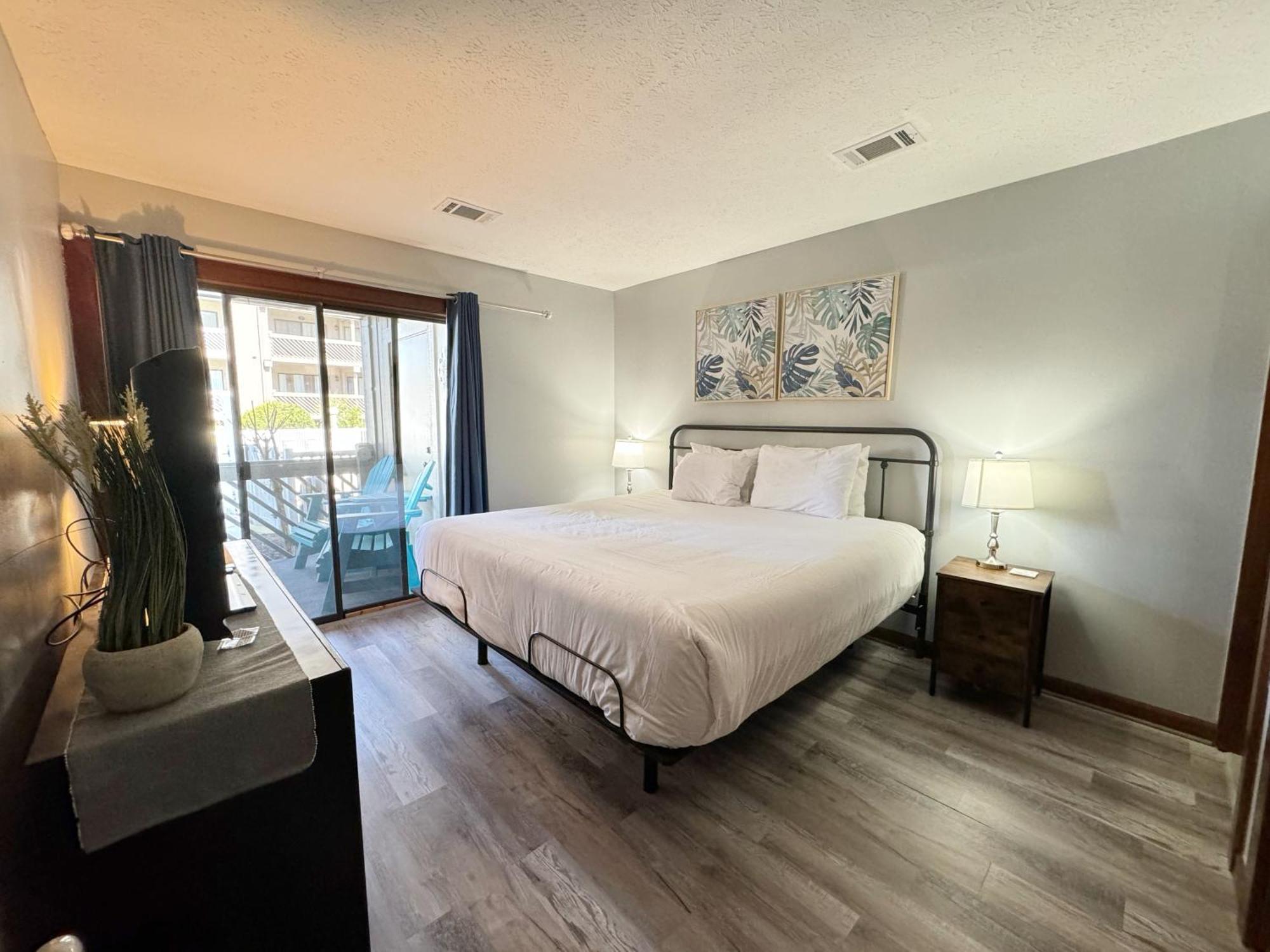 Spacious Modern Condo - 1St Floor - One Block To The Beach Myrtle Beach Kültér fotó
